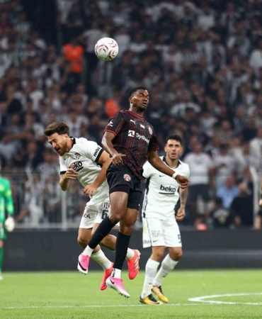 uefa-avrupa-ligi-besiktas-0-midtjylland-0-mac-devam-ediyor-KYaai57e.jpg