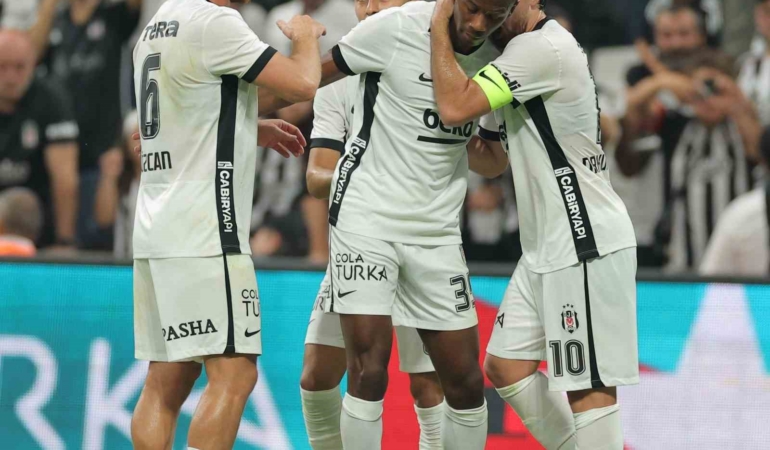 uefa-avrupa-ligi-besiktas-1-midtjylland-0-ilk-yari-pB7LLX72.jpg