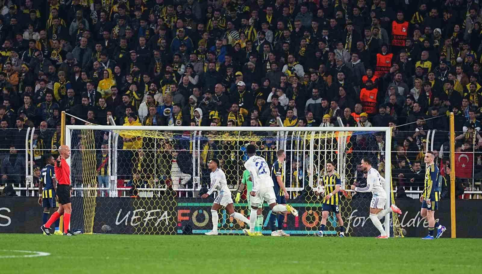 UEFA Avrupa Ligi: Fenerbahçe: 0 - Aston Villa: 1 (İlk yarı) 19 uefa avrupa ligi fenerbahce 0 aston villa 1 ilk yari 15 BnfyeMdw