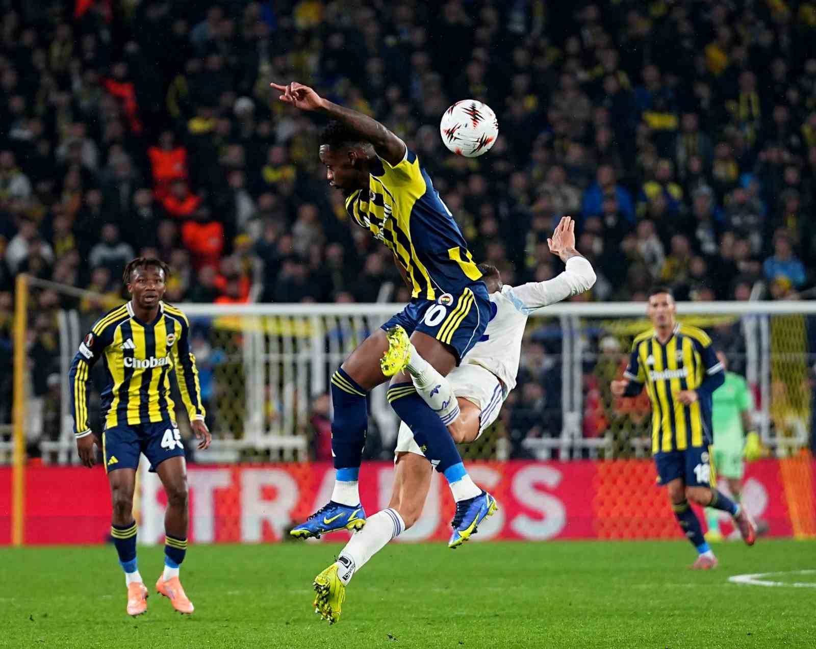 UEFA Avrupa Ligi: Fenerbahçe: 0 - Aston Villa: 1 (İlk yarı) 27 uefa avrupa ligi fenerbahce 0 aston villa 1 ilk yari 23 sd22zg34