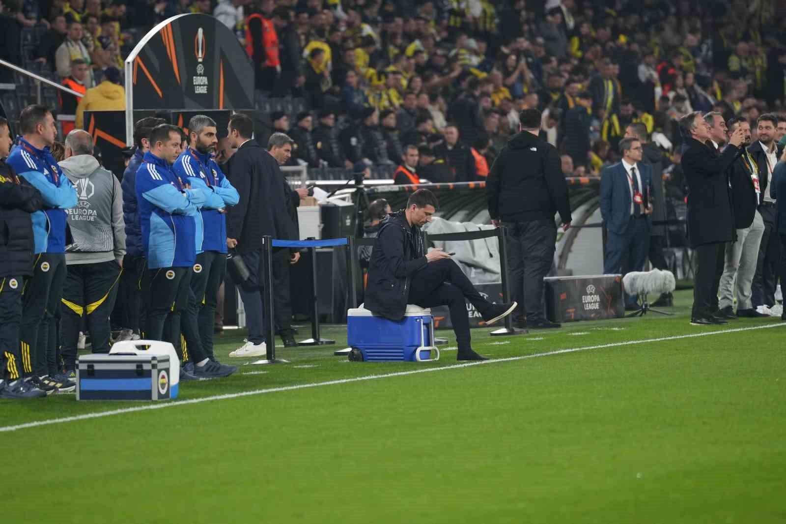uefa avrupa ligi fenerbahce 0 ferencvaros 0 mac devam ediyor 1 4r872C6K