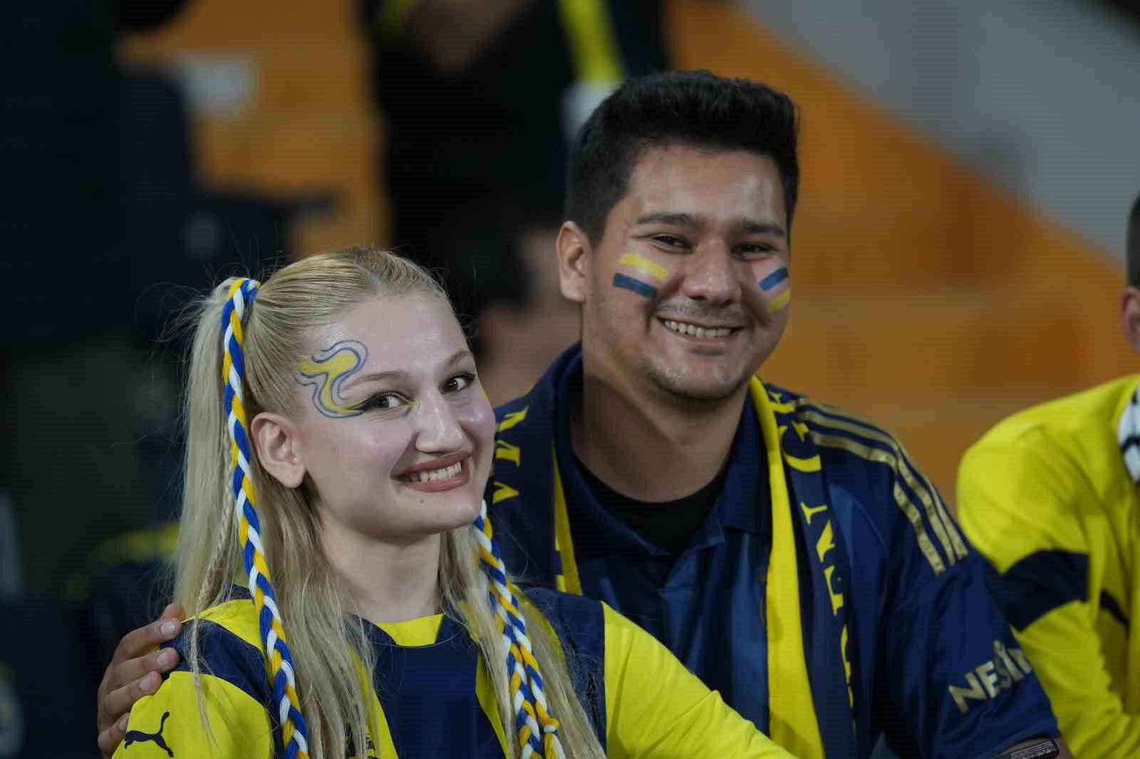 uefa avrupa ligi fenerbahce 0 ferencvaros 0 mac devam ediyor 2 hUaN8EGt