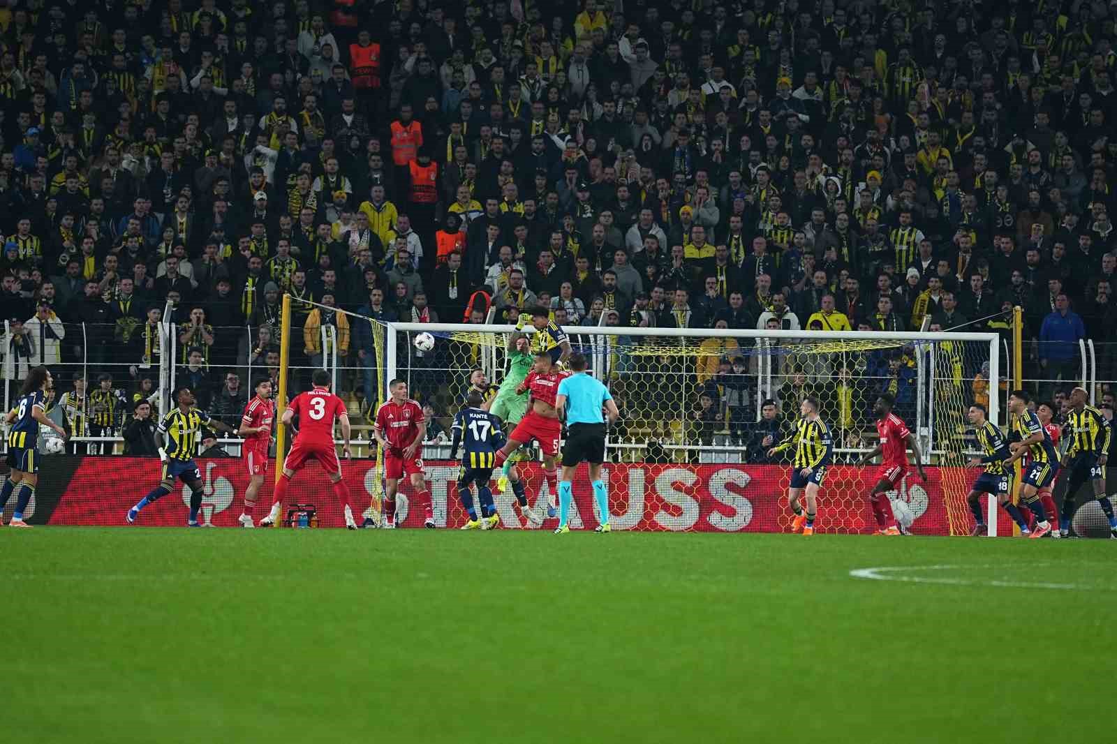 uefa avrupa ligi fenerbahce 0 nottingham forest 0 mac devam ediyor 15 eyYkIn1C