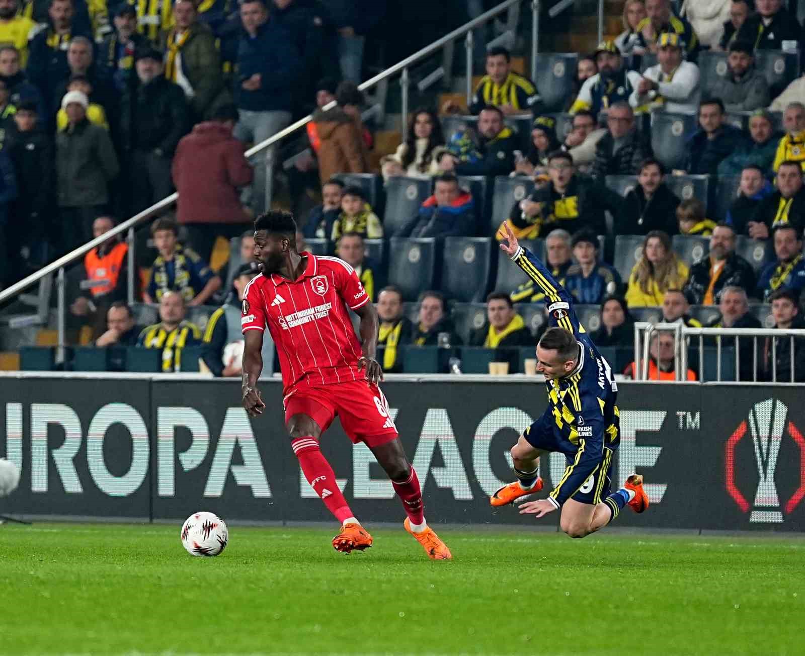 uefa avrupa ligi fenerbahce 0 nottingham forest 0 mac devam ediyor 16