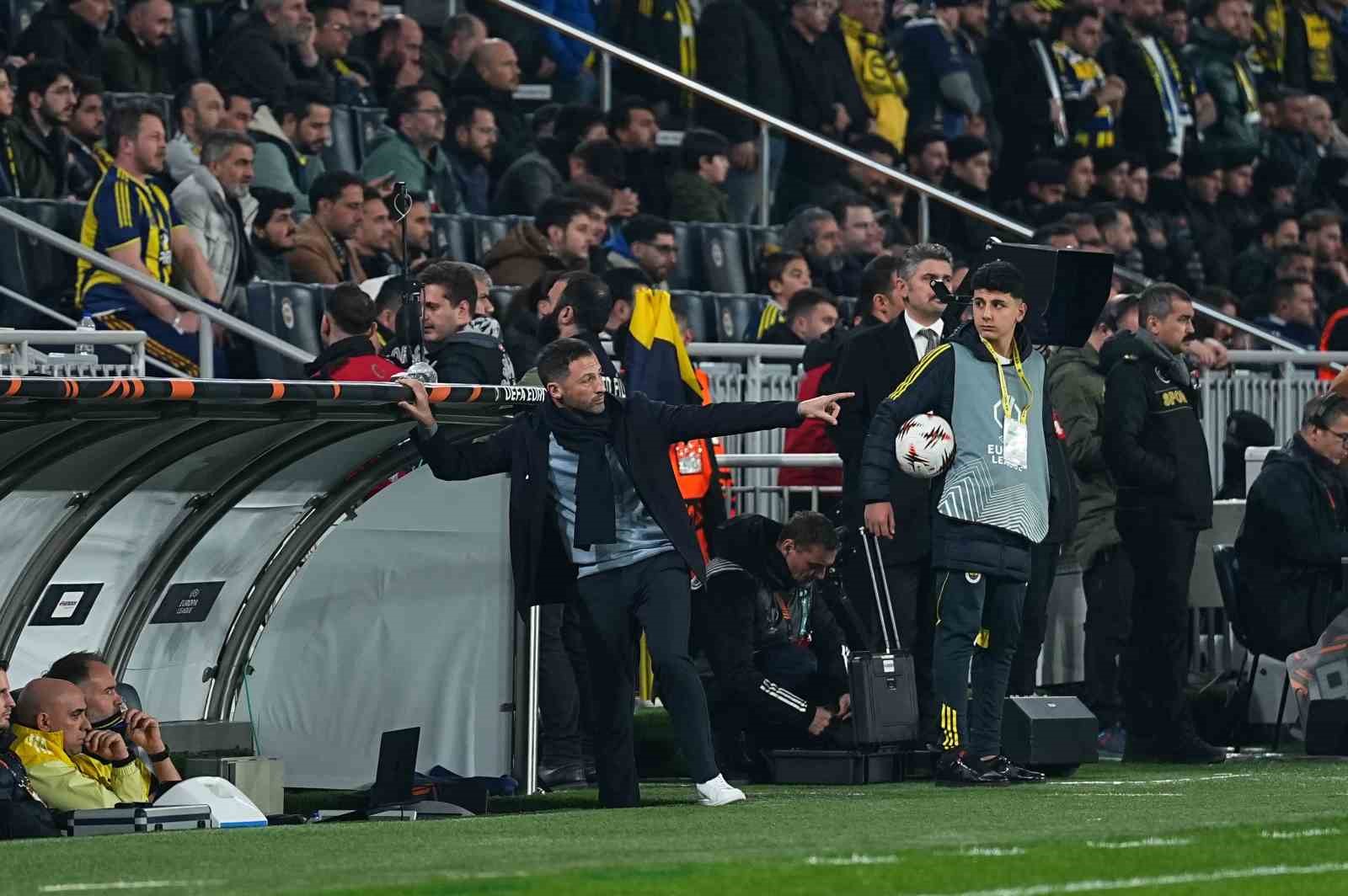 uefa avrupa ligi fenerbahce 0 nottingham forest 0 mac devam ediyor 17 esNANeKD