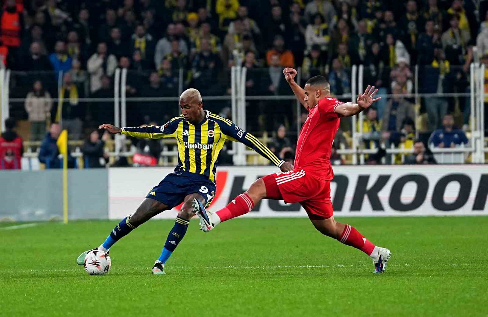 uefa avrupa ligi fenerbahce 0 nottingham forest 0 mac devam ediyor 19