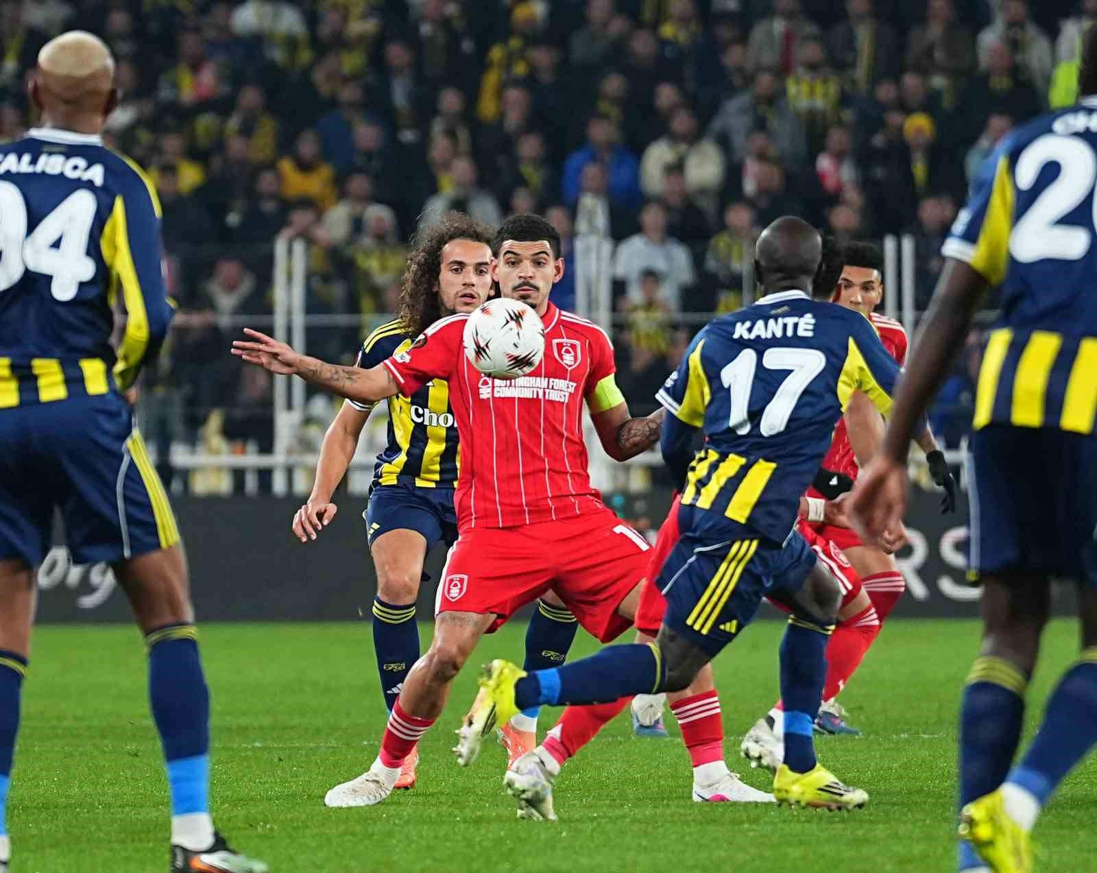 uefa avrupa ligi fenerbahce 0 nottingham forest 0 mac devam ediyor 24 A81KwQud