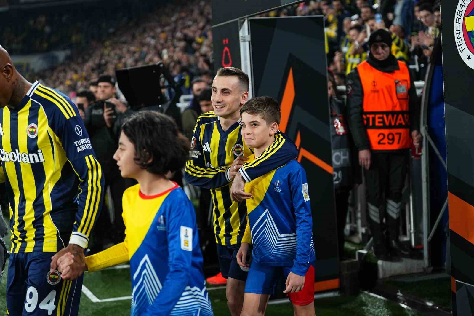 uefa avrupa ligi fenerbahce 0 nottingham forest 0 mac devam ediyor 8