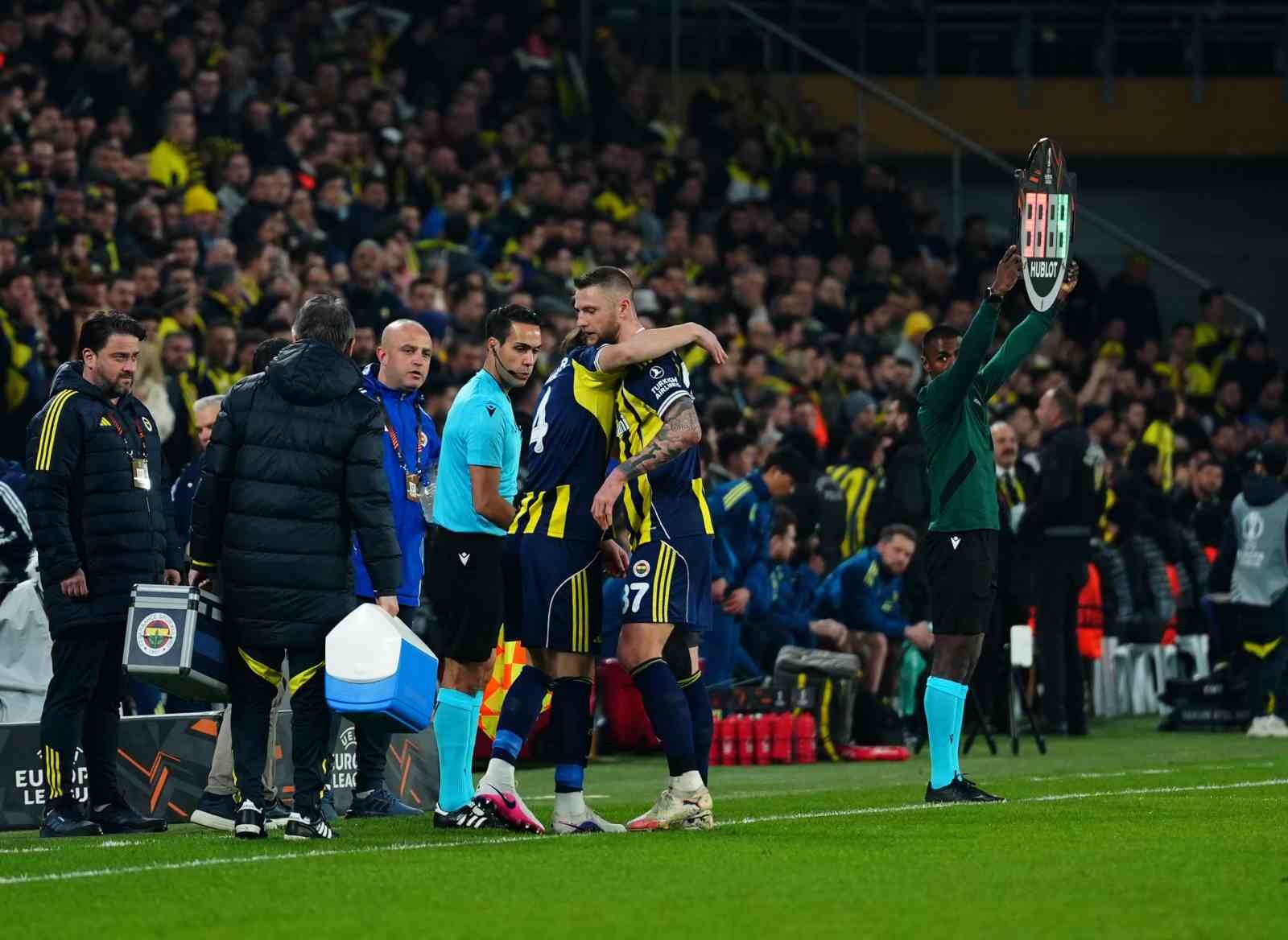 uefa avrupa ligi fenerbahce 0 nottingham forest 2 ilk yari 10