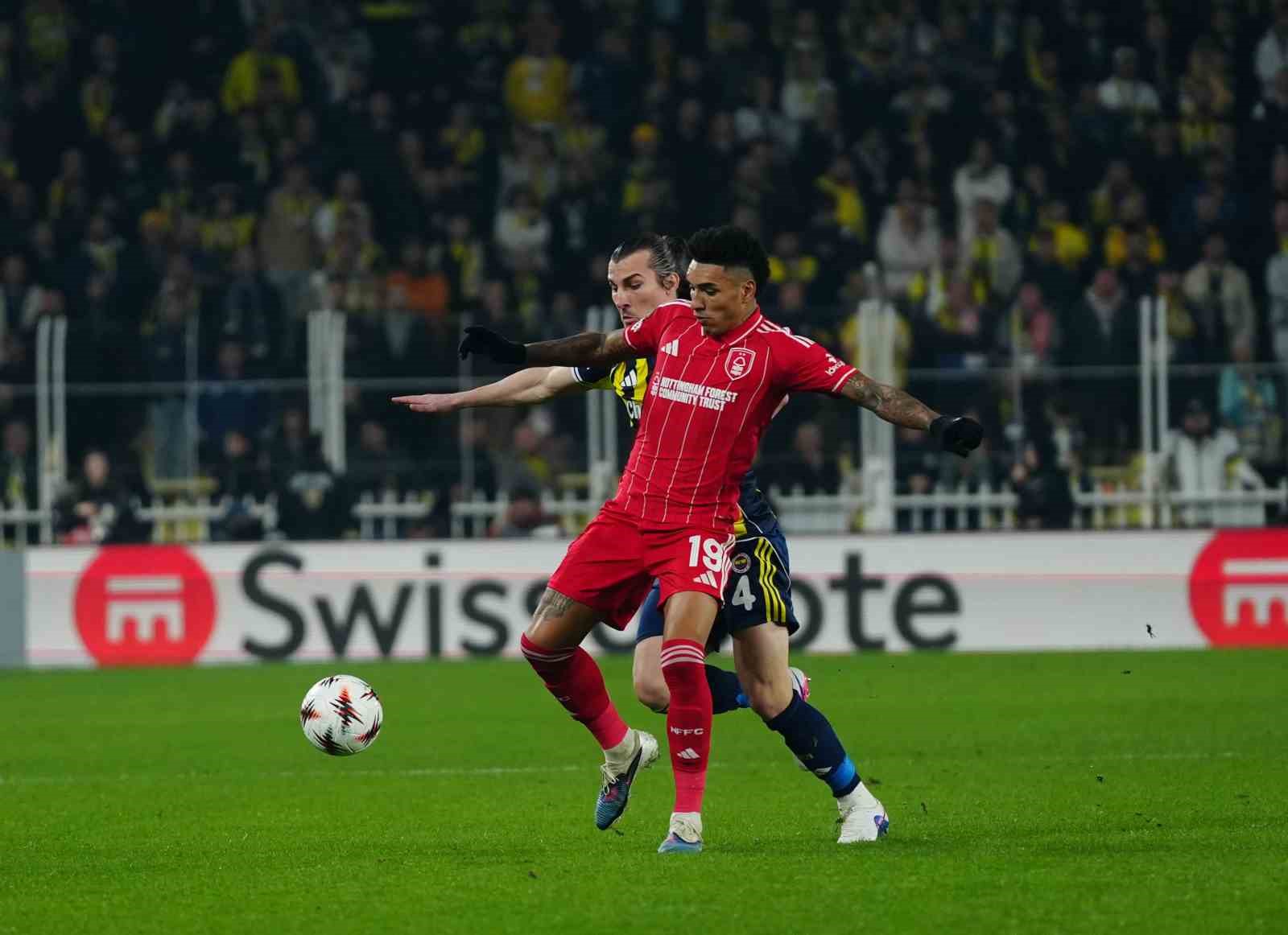 uefa avrupa ligi fenerbahce 0 nottingham forest 2 ilk yari 12 H5Dl2ANd