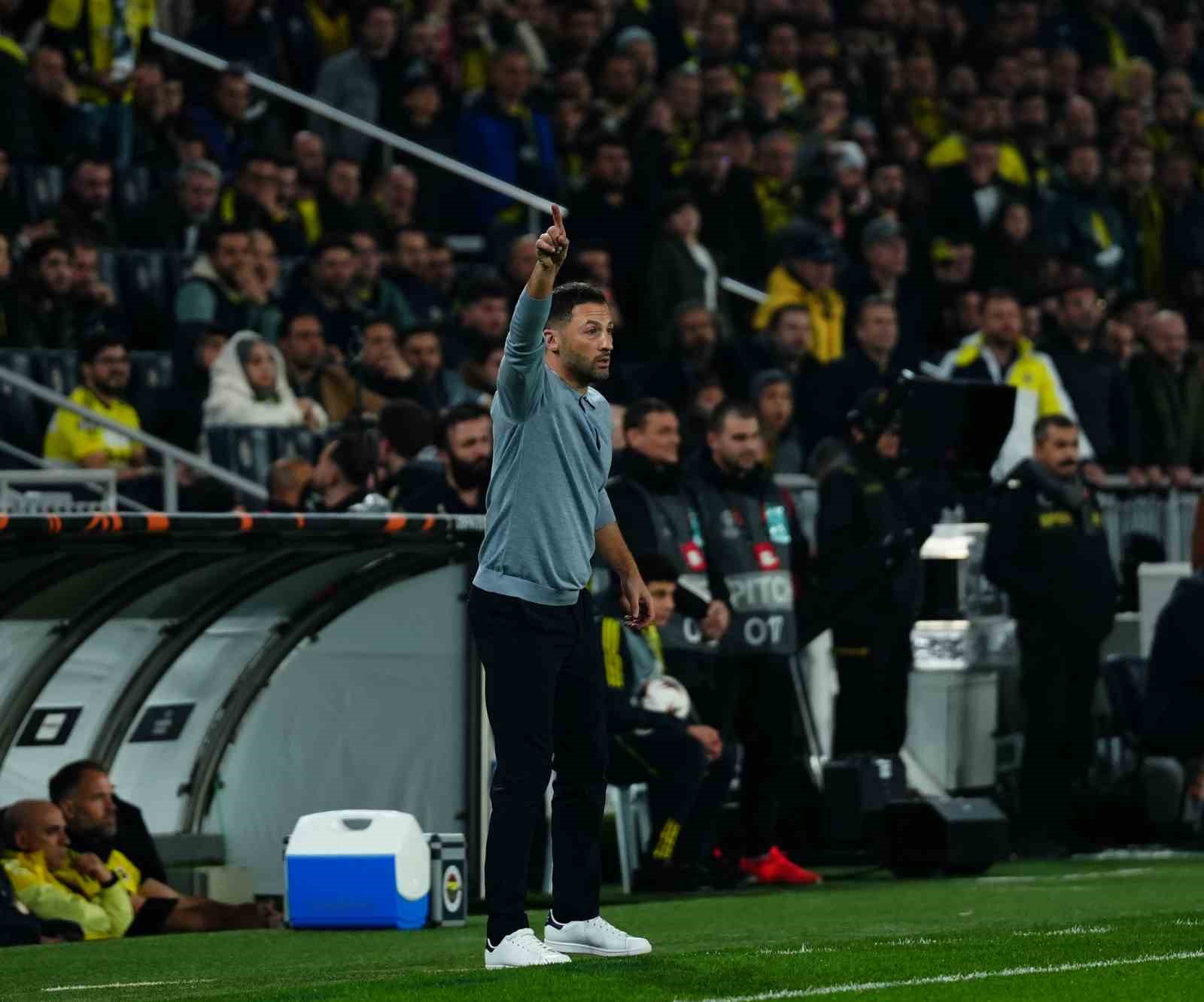 uefa avrupa ligi fenerbahce 0 nottingham forest 2 ilk yari 16 vC1rf83K