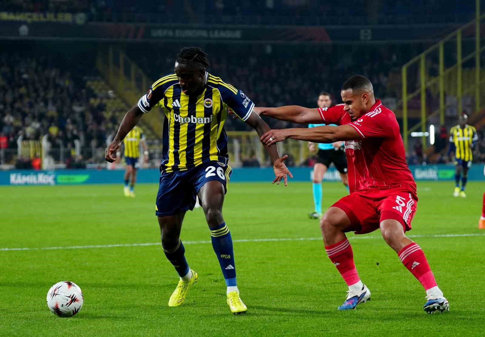 uefa avrupa ligi fenerbahce 0 nottingham forest 2 ilk yari 18 qmSyHsHl
