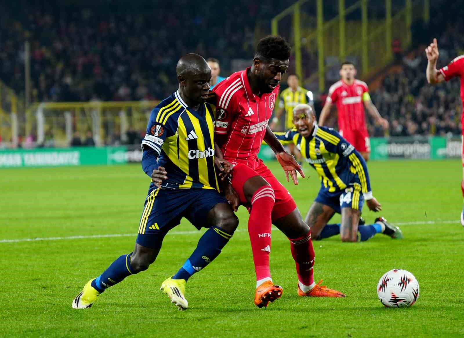 uefa avrupa ligi fenerbahce 0 nottingham forest 2 ilk yari 26 CAtYcu5v