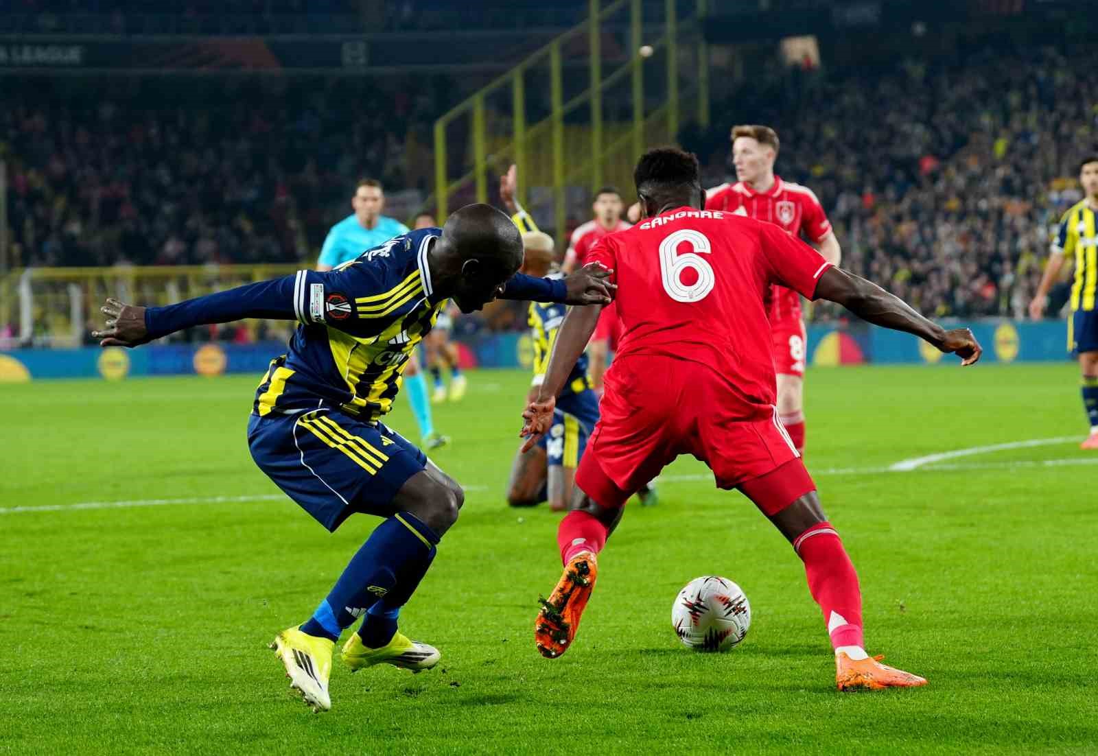 uefa avrupa ligi fenerbahce 0 nottingham forest 2 ilk yari 28 HDQyhQkt