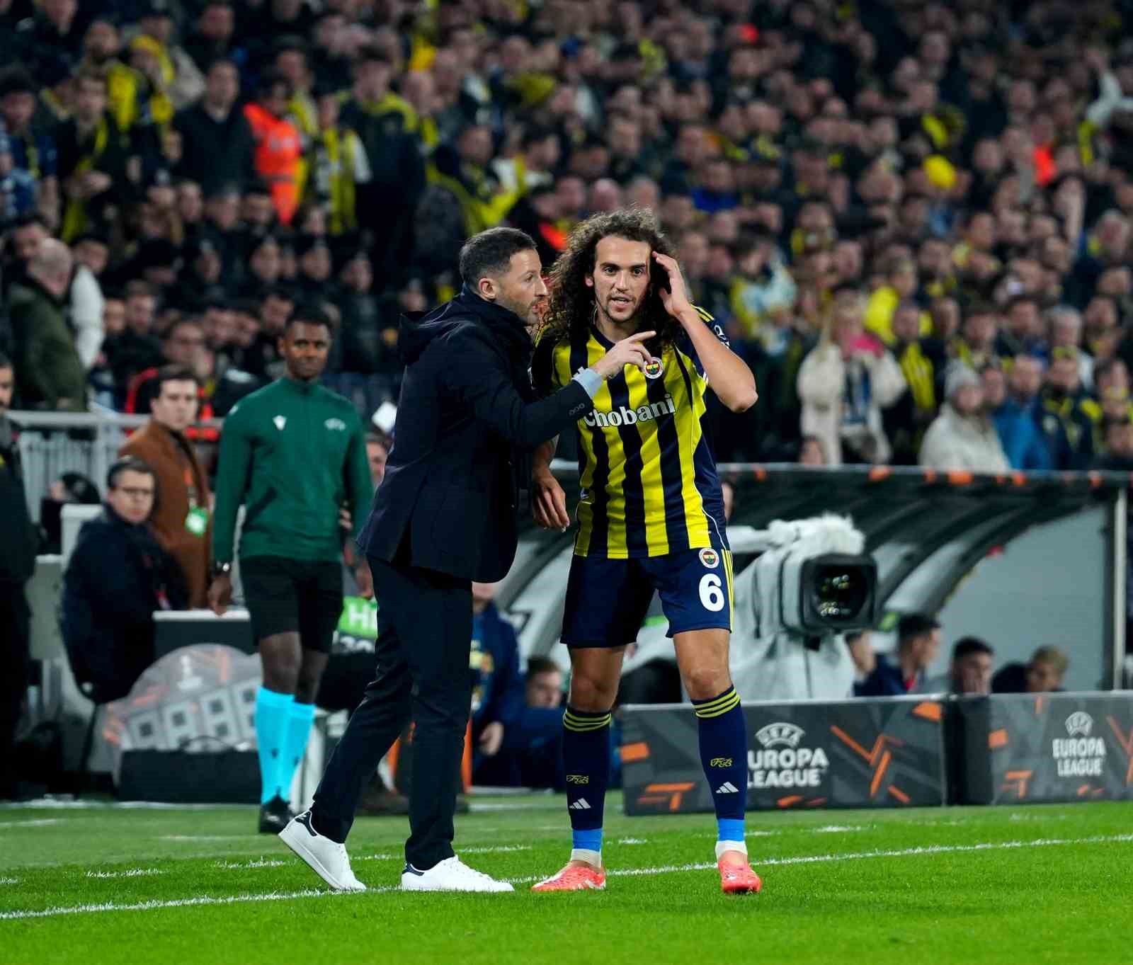 uefa avrupa ligi fenerbahce 0 nottingham forest 2 ilk yari 3 aNucn4vH