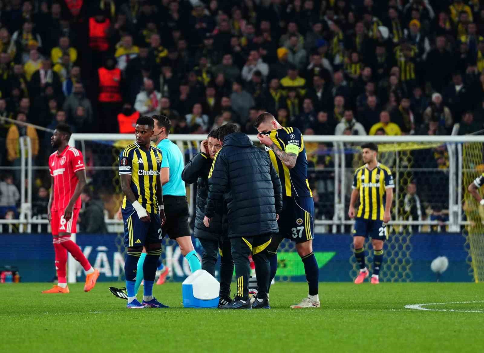 uefa avrupa ligi fenerbahce 0 nottingham forest 2 ilk yari 7 jhDma4ki