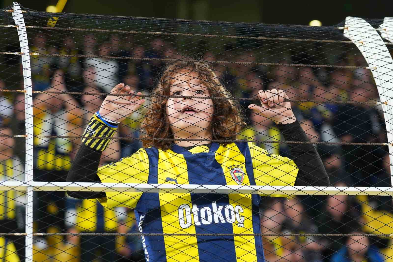 uefa avrupa ligi fenerbahce 0 stuttgart 0 mac devam ediyor 0 vh1tKPPE