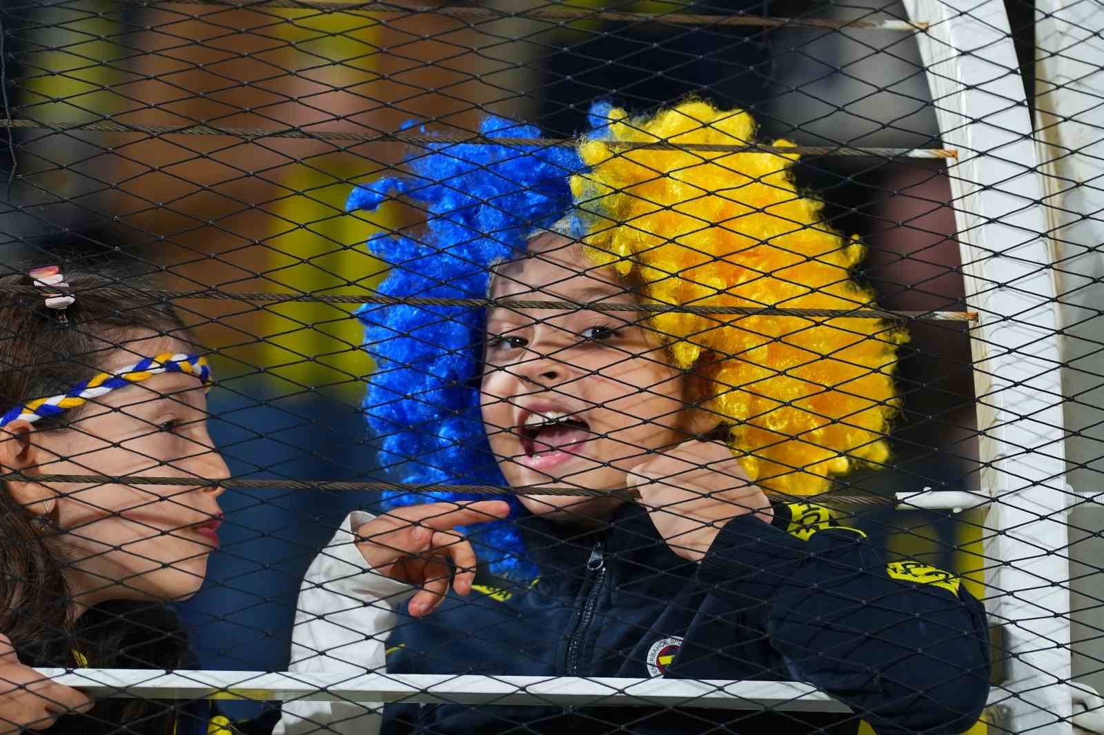 uefa avrupa ligi fenerbahce 0 stuttgart 0 mac devam ediyor 1 ic6mk3UX