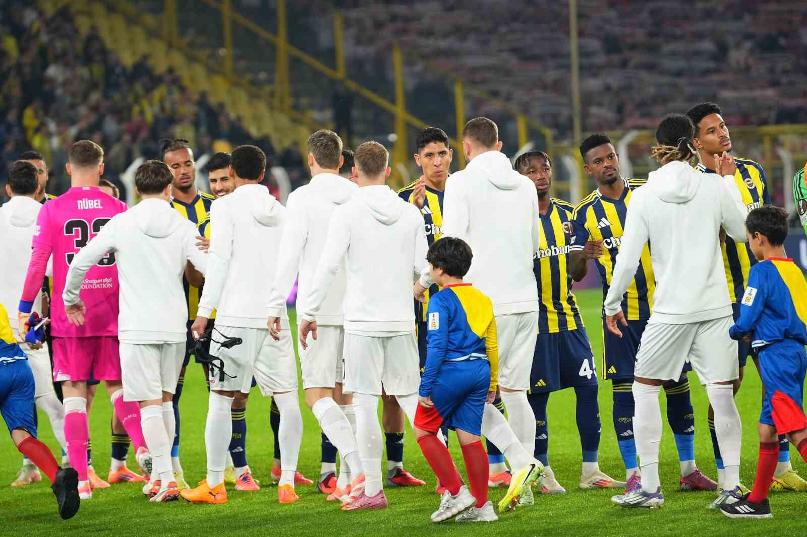 uefa avrupa ligi fenerbahce 0 stuttgart 0 mac devam ediyor 18 lhuCzUF5