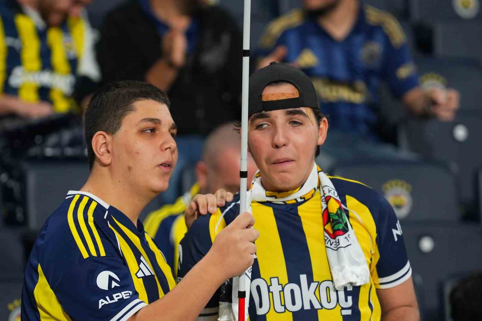 uefa avrupa ligi fenerbahce 0 stuttgart 0 mac devam ediyor 2 IWU1AbfX