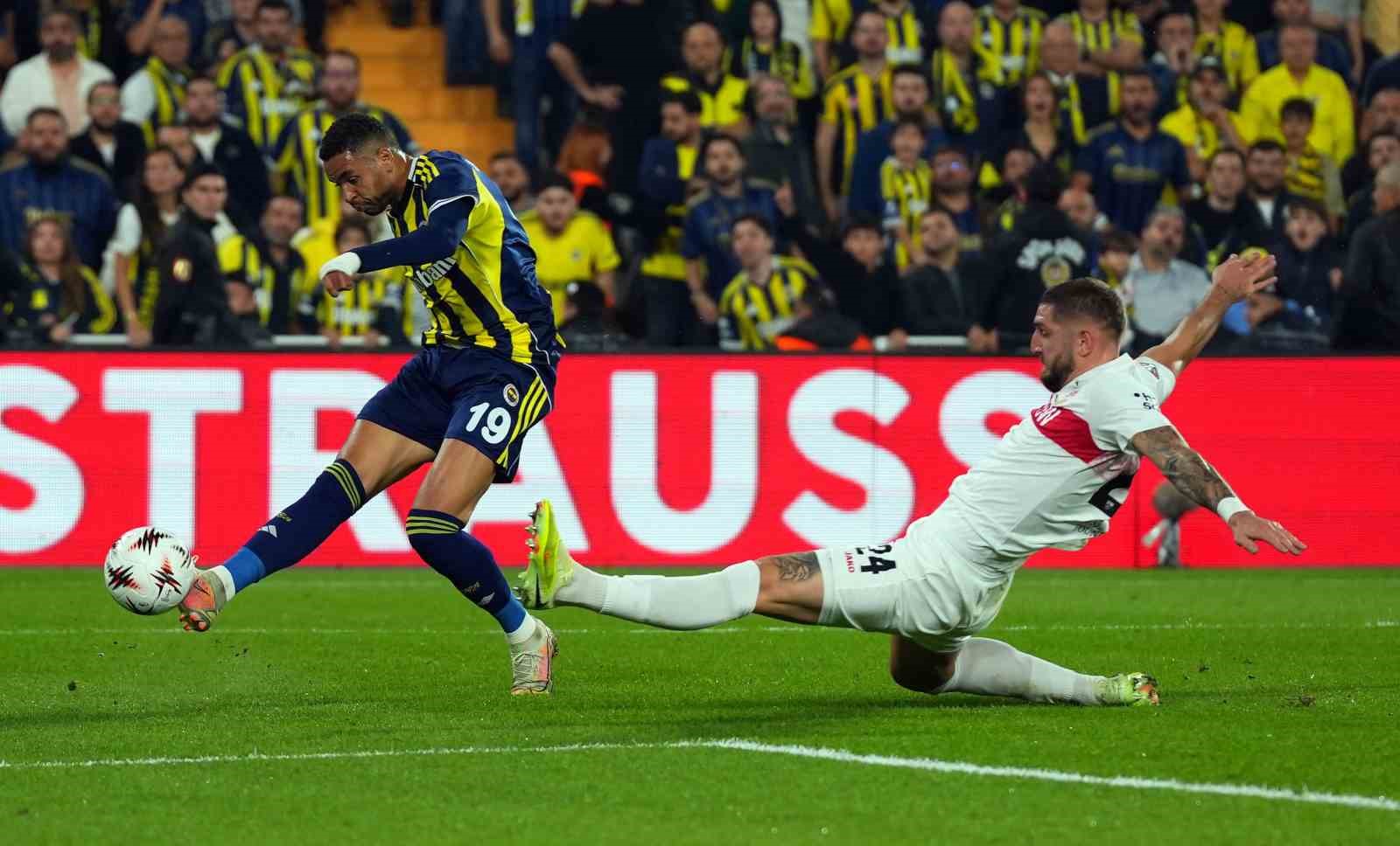 uefa avrupa ligi fenerbahce 1 stuttgart 0 ilk yari 2 iFEaJ1Wp