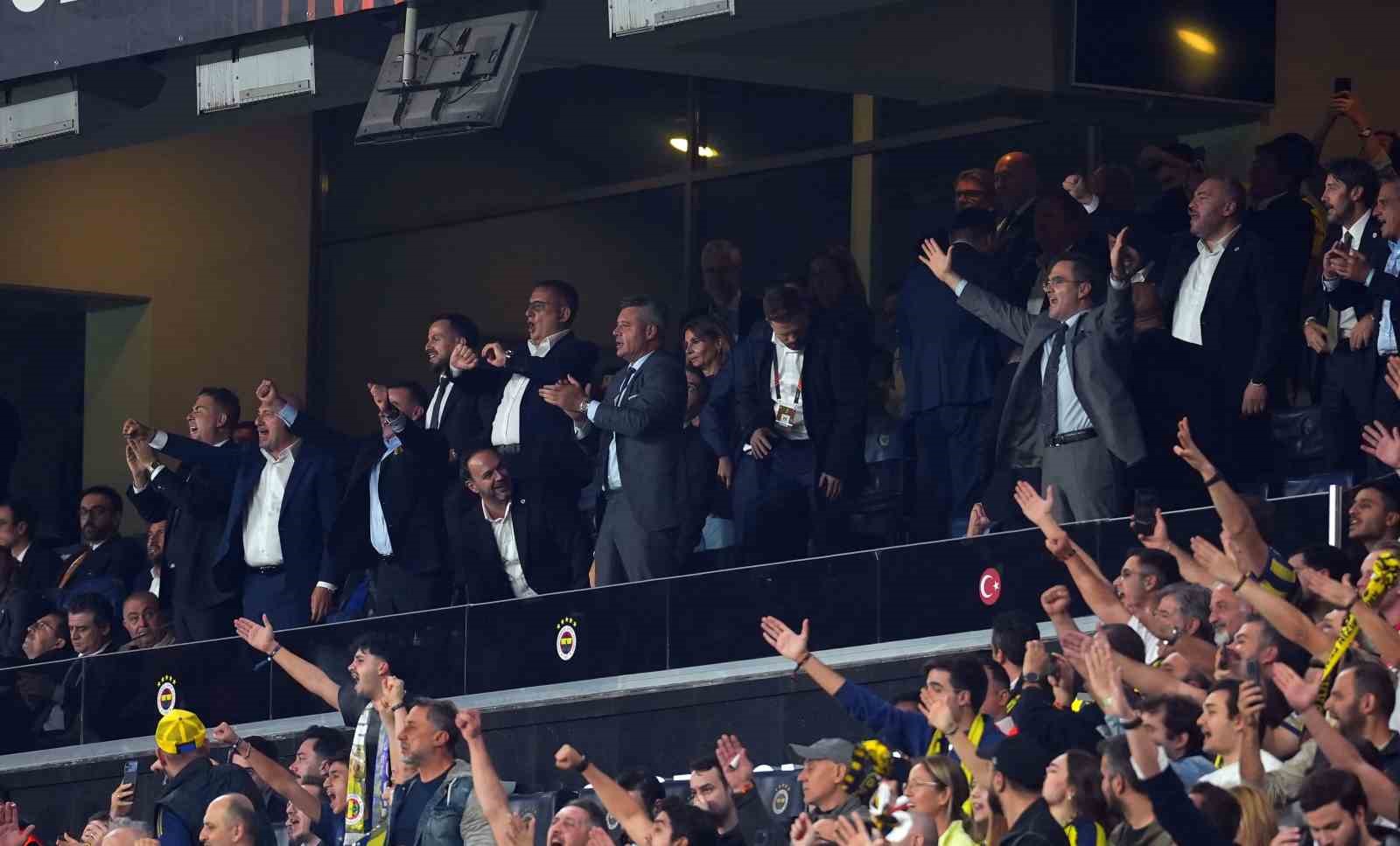 uefa avrupa ligi fenerbahce 1 stuttgart 0 ilk yari 34 YFKAz8Hb