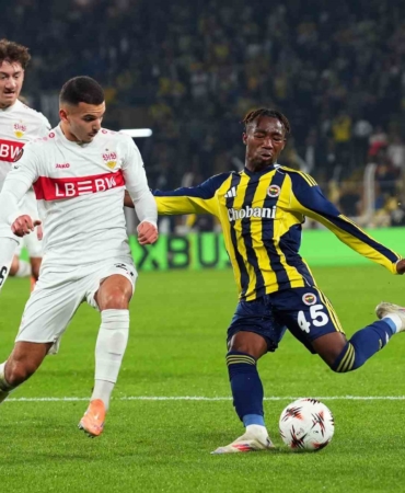 uefa-avrupa-ligi-fenerbahce-1-stuttgart-0-ilk-yari-IdaG59bR.jpg
