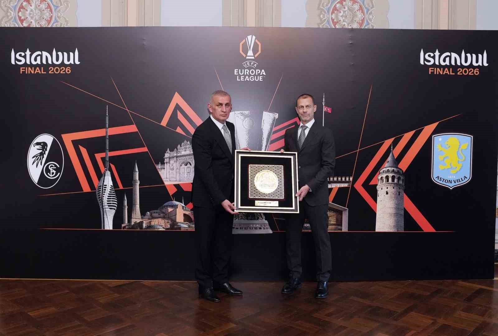 uefa avrupa ligi finali gala yemegi duzenlendi 0 CEKB14QN