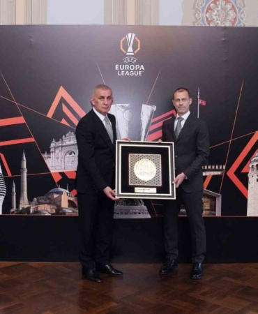 uefa-avrupa-ligi-finali-gala-yemegi-duzenlendi-F3AhLMrs.jpg
