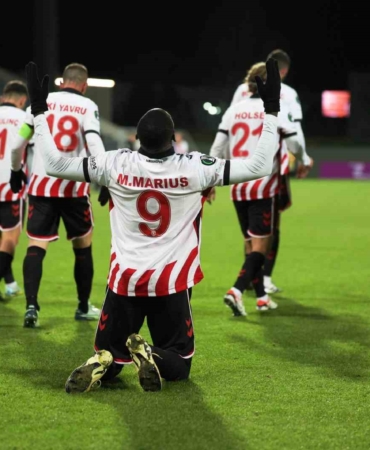 uefa-konferans-ligi-breidablik-1-samsunspor-1-ilk-yari-lXBEUcXy.jpg