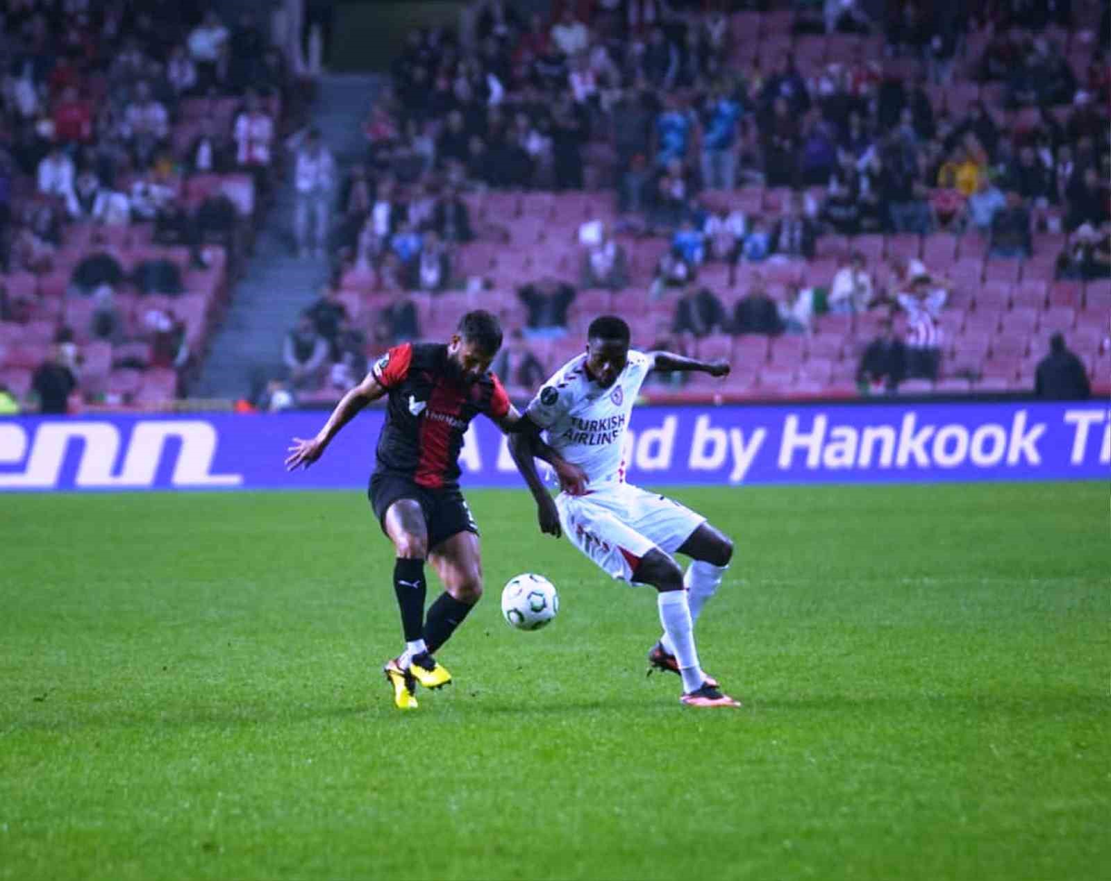 uefa konferans ligi samsunspor 0 hamrun 0 mac devam ediyor 4 wcZ6izgO