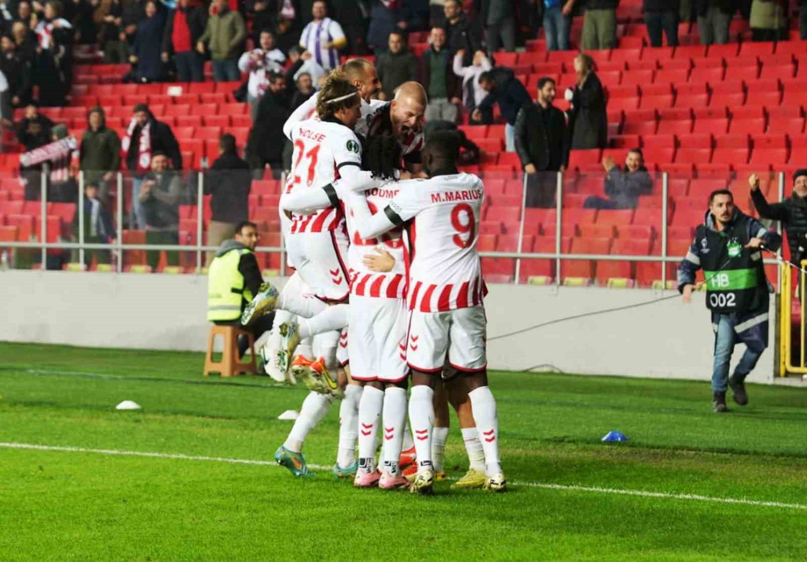 uefa konferans ligi samsunspor 1 aek atina 0 mac devam ediyor 1 q8PMz27A