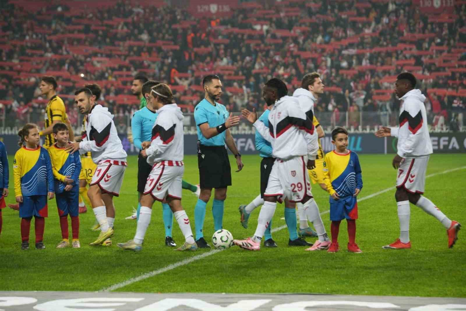 uefa konferans ligi samsunspor 1 aek atina 0 mac devam ediyor 15