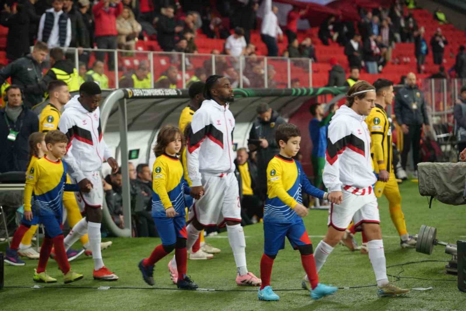 uefa konferans ligi samsunspor 1 aek atina 0 mac devam ediyor 4