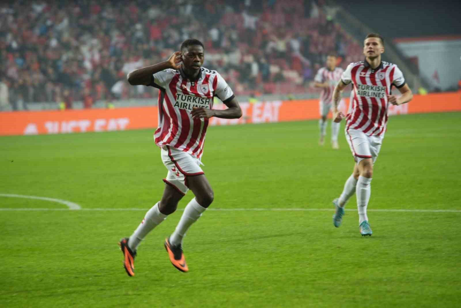 uefa konferans ligi samsunspor 1 dinamo kiev 0 mac devam ediyor 0 mOCMXZZH