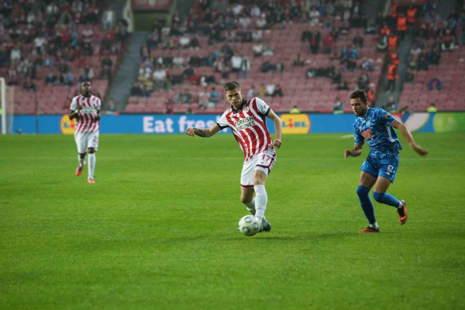 uefa konferans ligi samsunspor 1 dinamo kiev 0 mac devam ediyor 1