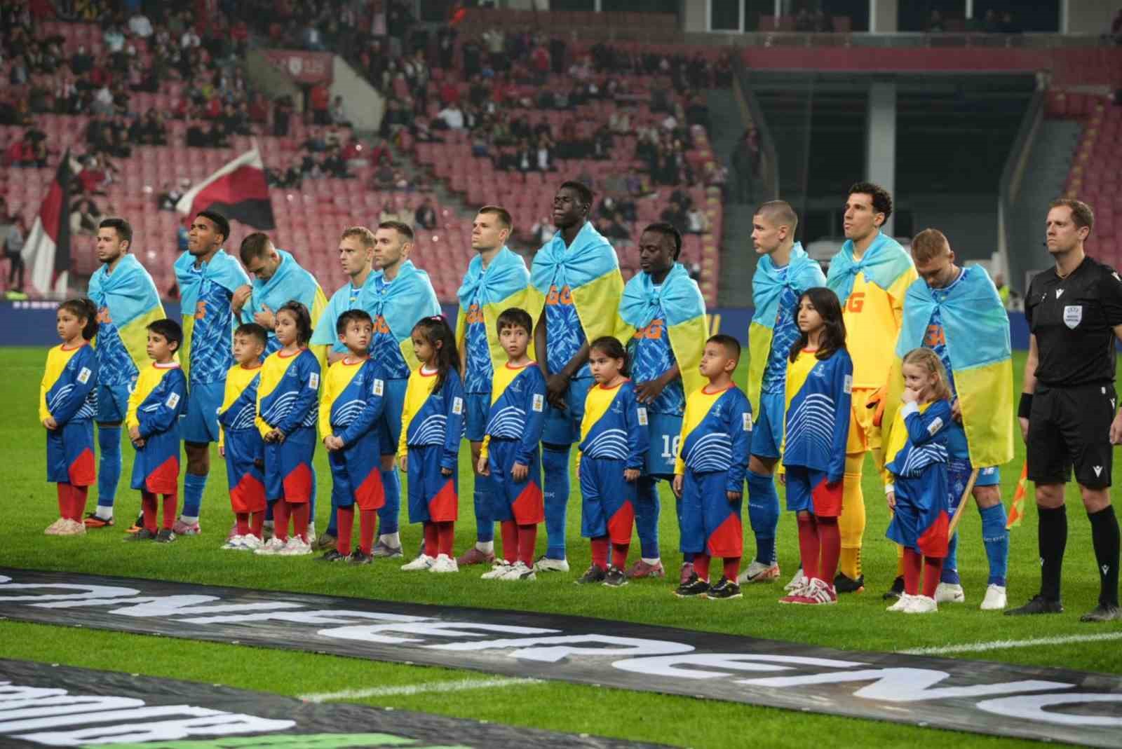 uefa konferans ligi samsunspor 1 dinamo kiev 0 mac devam ediyor 10 SBF749EQ