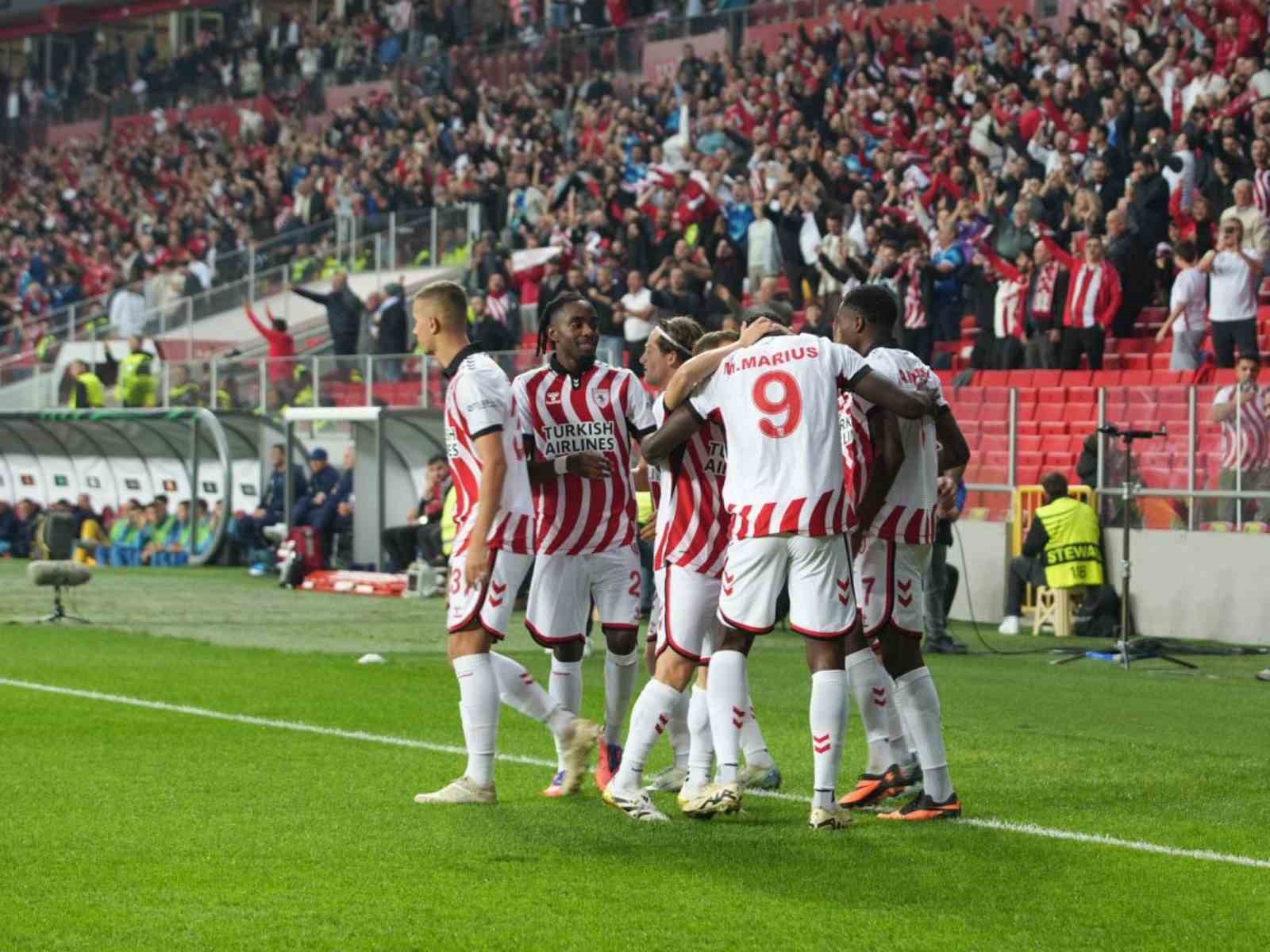 uefa konferans ligi samsunspor 1 dinamo kiev 0 mac devam ediyor 3 tKXsrZ6c