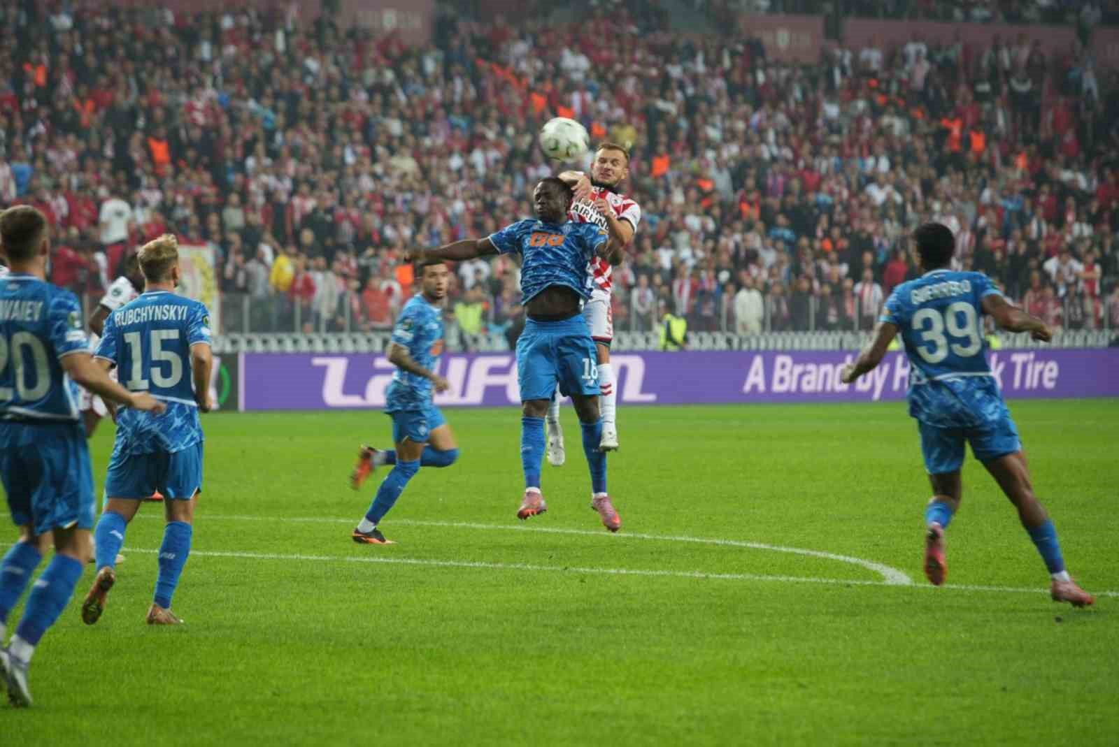 uefa konferans ligi samsunspor 1 dinamo kiev 0 mac devam ediyor 5 ZrPqJvkg