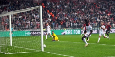 uefa-konferans-ligi-samsunspor-1-hamrun-0-ilk-yari-MW3xYFbR.jpg
