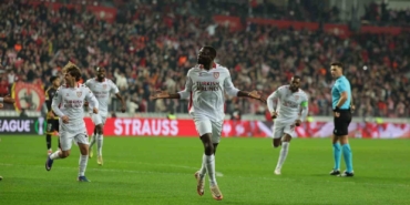 uefa-konferans-ligi-samsunspor-1-rayo-vallecano-2-ilk-yari-A4A36xmR.jpg