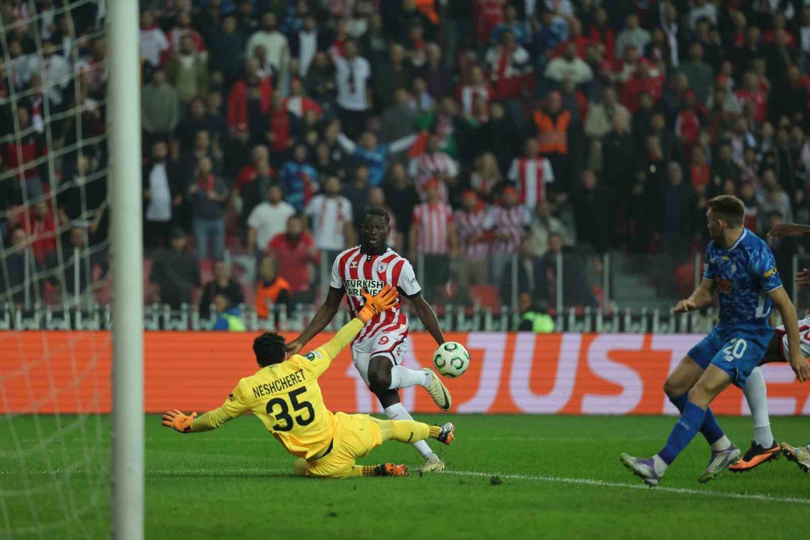 uefa konferans ligi samsunspor 2 dinamo kiev 0 ilk yari 0 fBJjWhgn