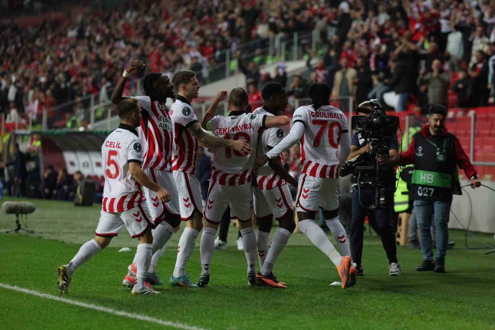 uefa konferans ligi samsunspor 2 dinamo kiev 0 ilk yari 2 3DCZ5gHM