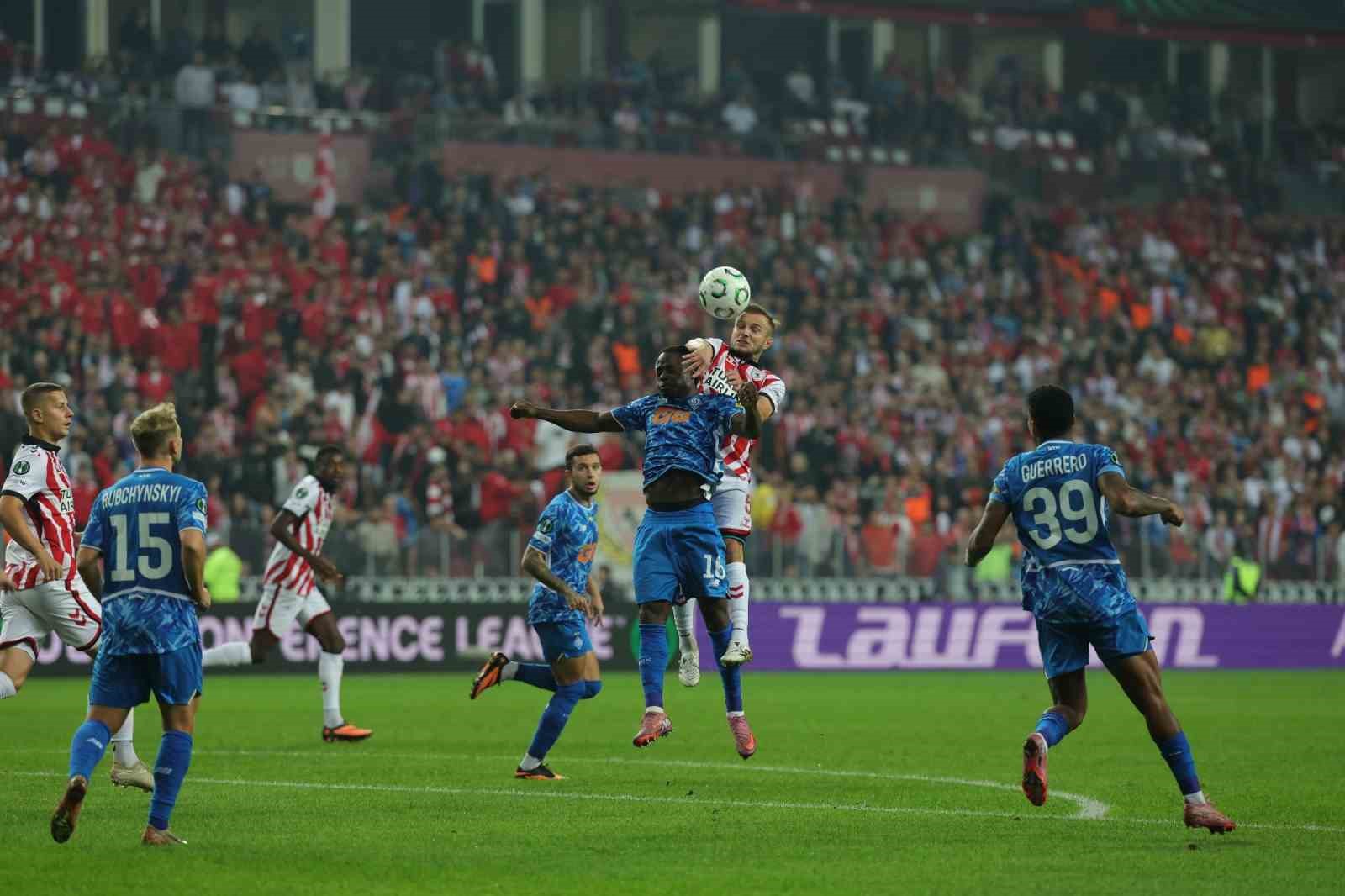 uefa konferans ligi samsunspor 2 dinamo kiev 0 ilk yari 3 kjqHI79G