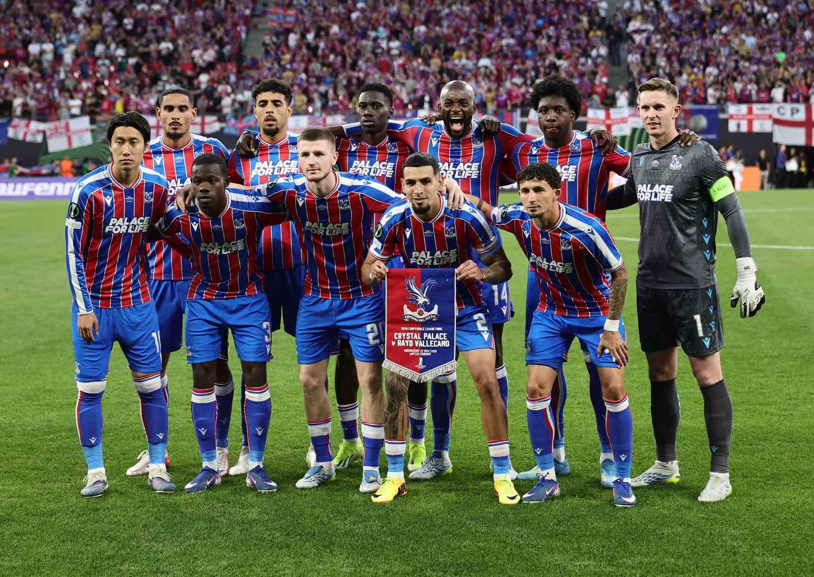 uefa konferans liginde sampiyon crystal palace 11