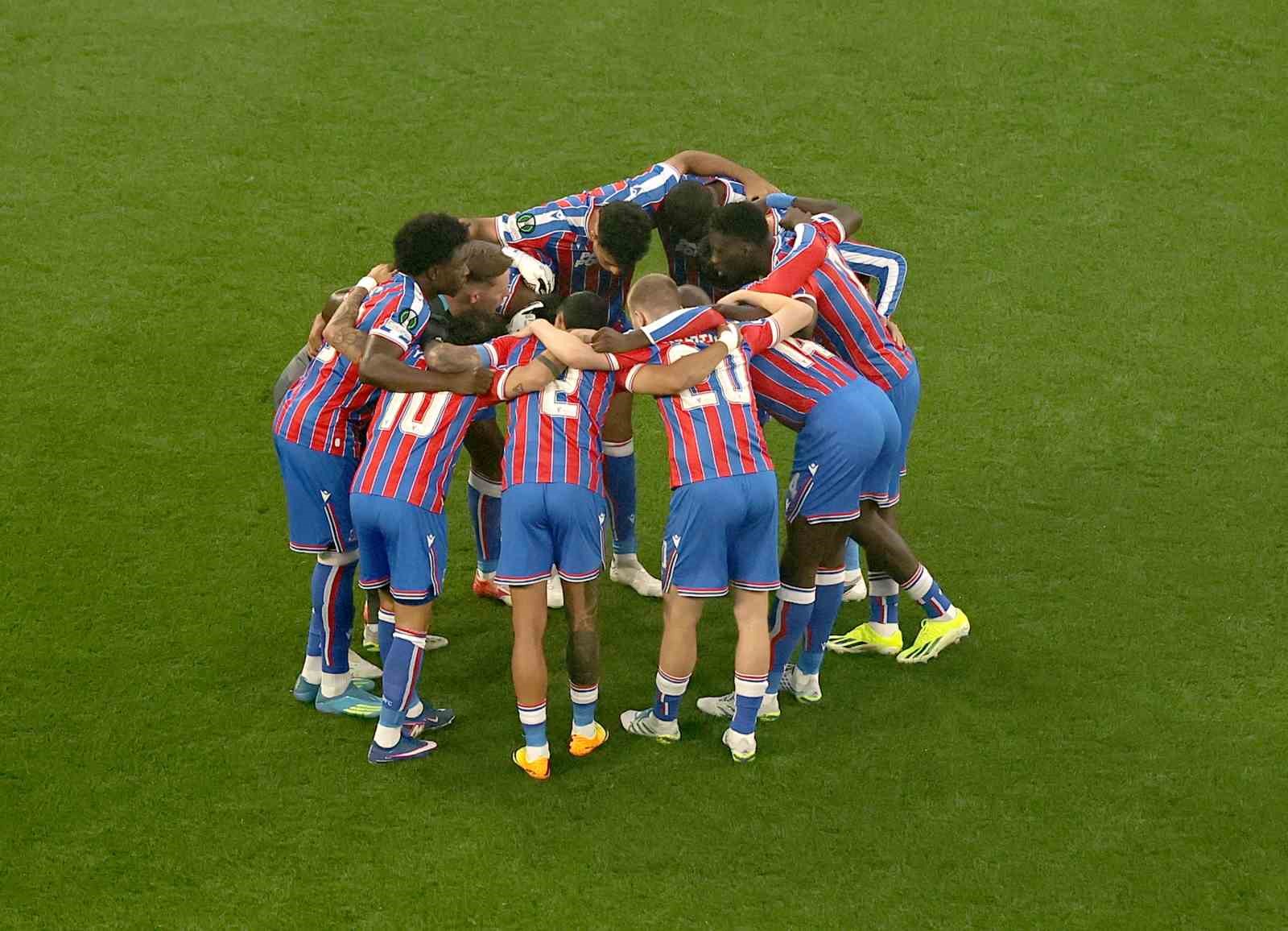 uefa konferans liginde sampiyon crystal palace 5 s6ghtCGN