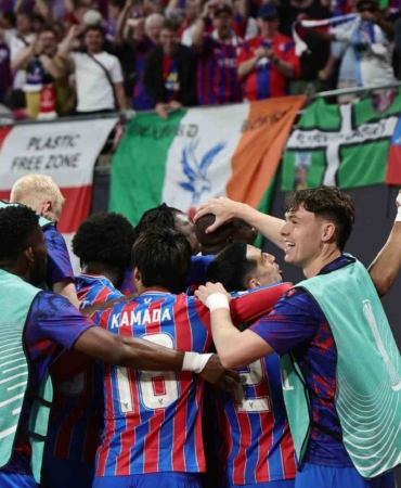 uefa-konferans-liginde-sampiyon-crystal-palace-rsLArDFe.jpg