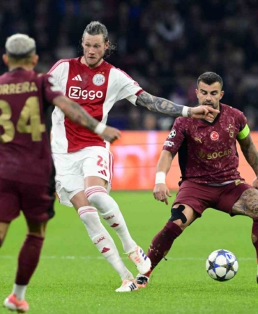 uefa-sampiyonlar-lig-ajax-0-galatasaray-0-ilk-yari-Ik32iUXt.jpg