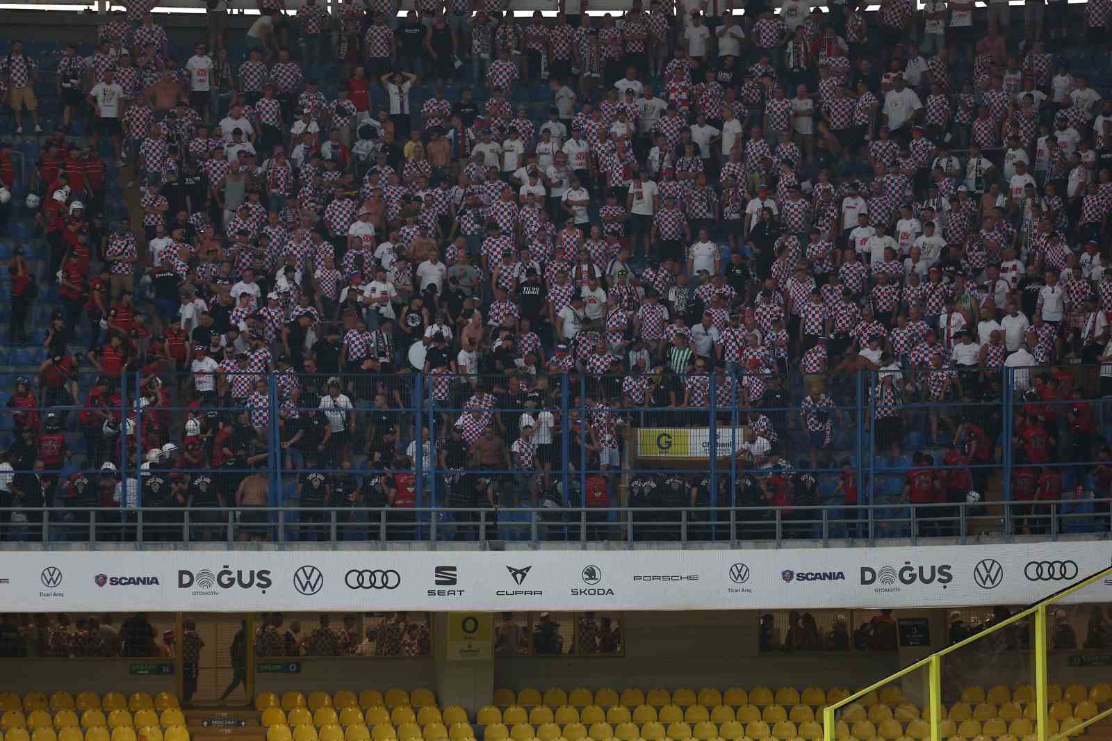UEFA Şampiyonlar Ligi: Fenerbahçe: 0 - Gornik Zabrze: 0 (Maç devam ediyor) 13 uefa sampiyonlar ligi fenerbahce 0 gornik zabrze 0 mac devam ediyor 9