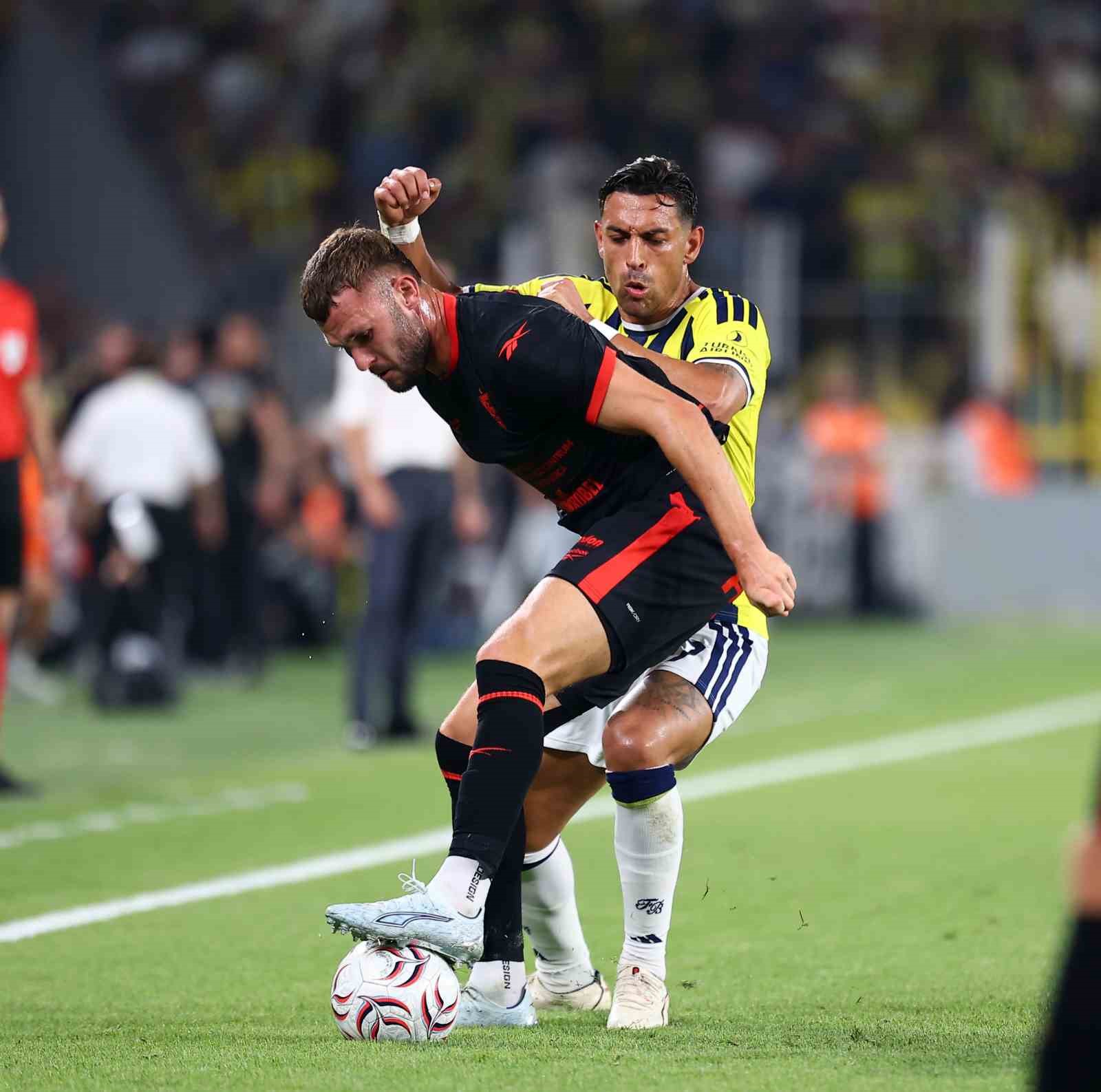 UEFA Şampiyonlar Ligi: Fenerbahçe: 1 - Gornik Zabrze: 0 (İlk yarı) 5 uefa sampiyonlar ligi fenerbahce 1 gornik zabrze 0 ilk yari 1 5Fbp5Lj2